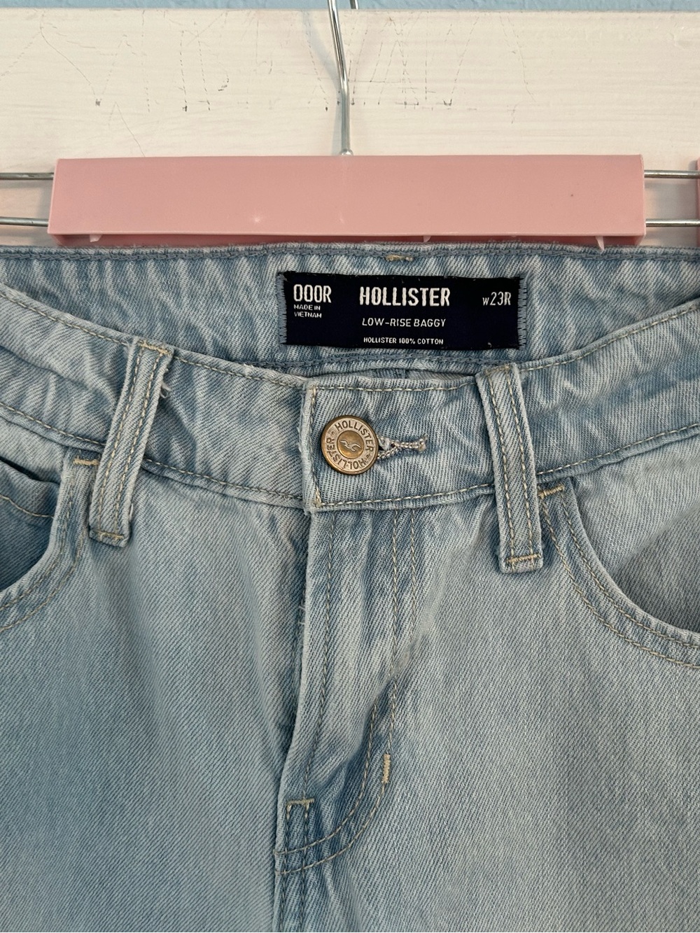 Hollister Low-Rise Baggy Light Blue Jeans size w23R